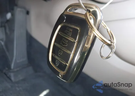 2020 Hyundai Tucson Value z USA, uszkodzony, nr VIN KM8J33A40LU089026